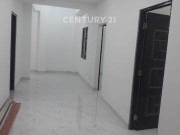 Jual Cepat  Rumah Bangunan Baru 3 Lantai Di Jatiwarna Bekasi
