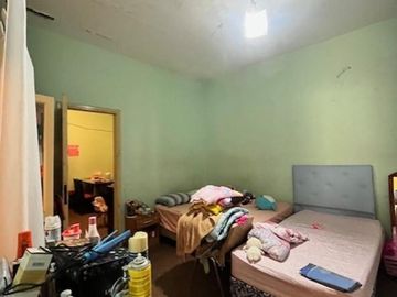 SE VENDE CASA DE 6 AMBIENTES EN FLORES