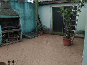 Casa para 2 Familias en venta en Lanus Oeste