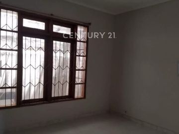 Rumah 2 Lantai Luas Dan Asri Jalan Depan Besar Di Cempaka Putih