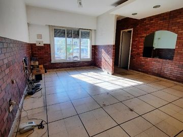 Casa PH en venta en Ramos Mejia Sur