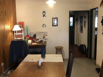 CASA EN VENTA DE 2 HAB + PATIO y COCHERA