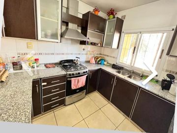 Triplex en venta en Ezpeleta Este