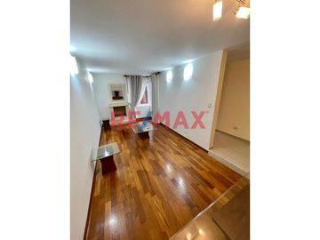 Vendo acogedora casa de 3 pisos diseñada para brindarte comodidad y estilo, en un entorno seguro lleno de naturaleza
 en la exclusiva Urbanización La