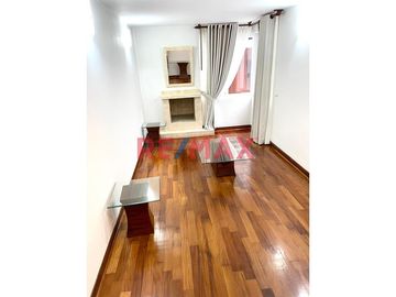 Vendo acogedora casa de 3 pisos diseñada para brindarte comodidad y estilo, en un entorno seguro lleno de naturaleza
 en la exclusiva Urbanización La