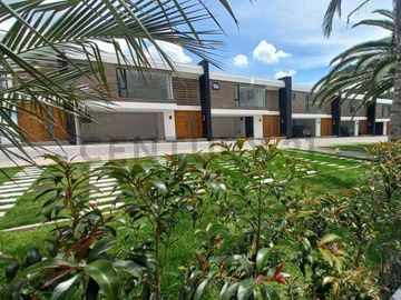 CASA MODERNA POR ESTRENAR TUMBACO 3 DORMITORIOS