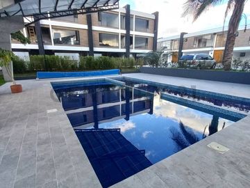 CASA MODERNA POR ESTRENAR TUMBACO 3 DORMITORIOS