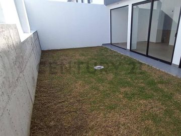 CASA MODERNA POR ESTRENAR TUMBACO 3 DORMITORIOS