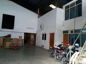 Gudang siap pakai, lokasi rungkut Strategis Umsse