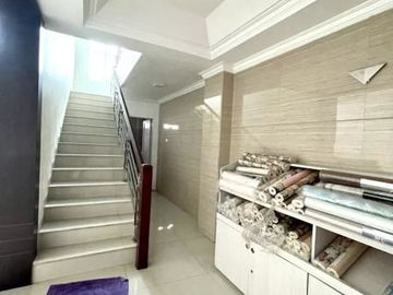 Villa Jalan Madong Lubis (dekat Jalan Sei Kera) Medan