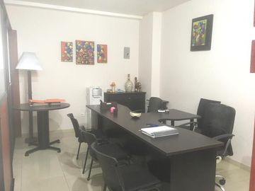Se vende Oficina Kennedy Norte