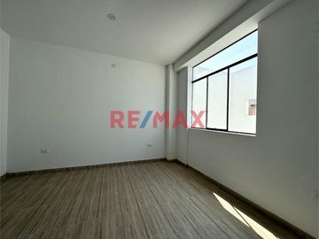 🌟Venta de Moderno departamento de ESTRENO en Segundo piso ,LIBRE DEL PAGO DE ALCABALA!🌟
Ubicado en Urb Rosas del Valle, en la Av El Cortijo, cerca de