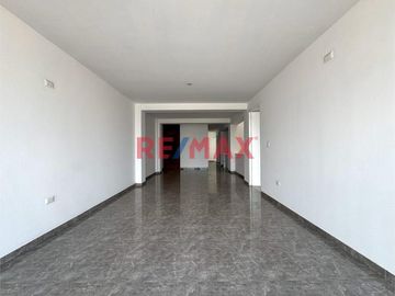 🌟Venta de Moderno departamento de ESTRENO en Segundo piso ,LIBRE DEL PAGO DE ALCABALA!🌟
Ubicado en Urb Rosas del Valle, en la Av El Cortijo, cerca de