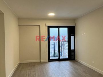 𝐄𝐧 𝐞𝐬𝐭𝐫𝐞𝐧𝐨 Venta 𝐝𝐞 𝐃𝐄𝐏𝐀𝐑𝐓𝐀𝐌𝐄𝐍𝐓𝐎 EN 𝐌𝐈𝐑𝐀𝐅𝐋𝐎𝐑𝐄𝐒 
Area 67 m2
Ubicación Calle Sevilla 
Departamento en piso 10
Ventanas con rollers
- Sala Comedor c