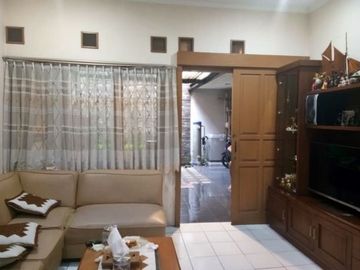 Rumah Nyaman di Cisaranten, dekat Arcamanik dan Antapani
