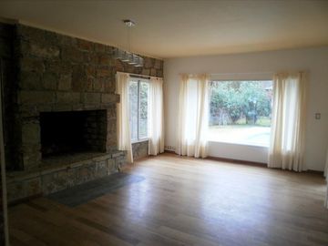Casa 3 dormitorios - Neuquén Capital - Barrio Residencial Privado
