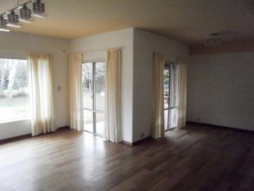 Casa 3 dormitorios - Neuquén Capital - Barrio Residencial Privado