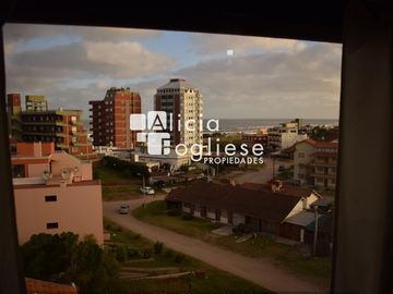 Departamento 2 ambientes de categoría con vista al mar
