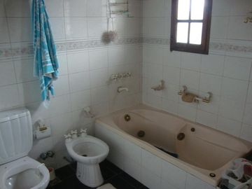 Vende:Chalet