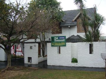 Vende:Chalet