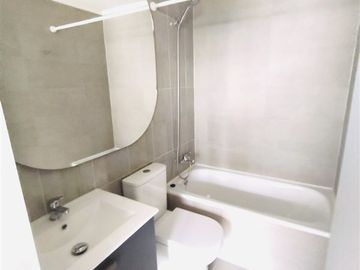 Arriendo departamento nuevo estilo mariposa, las condes