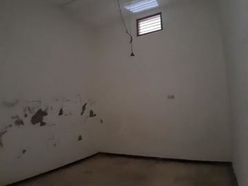 Rumah Dukuh Kupang Barat Bebas banjir, bisa untuk rumah kost