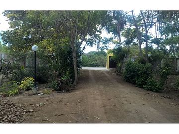 Casa amoblada  y terreno de venta zona Puerto Cayo