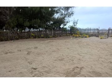 Casa amoblada  y terreno de venta zona Puerto Cayo