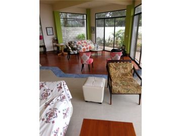 Casa amoblada  y terreno de venta zona Puerto Cayo