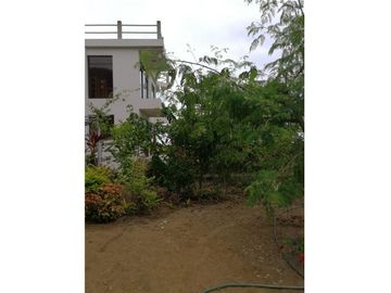 Casa amoblada  y terreno de venta zona Puerto Cayo