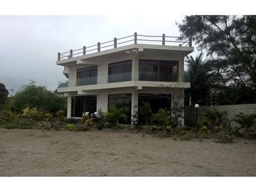 Casa amoblada  y terreno de venta zona Puerto Cayo