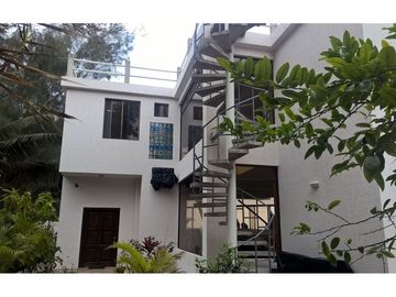Casa amoblada  y terreno de venta zona Puerto Cayo