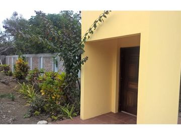 Casa amoblada  y terreno de venta zona Puerto Cayo