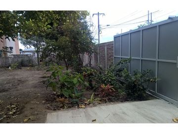 Casa amoblada  y terreno de venta zona Puerto Cayo