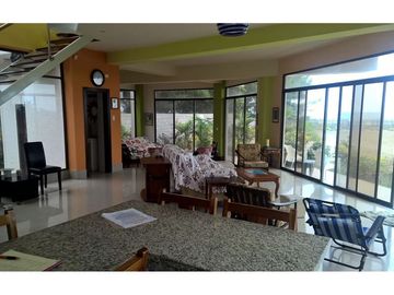 Casa amoblada  y terreno de venta zona Puerto Cayo
