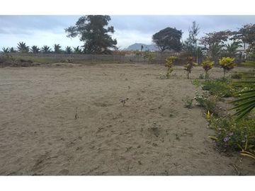 Casa amoblada  y terreno de venta zona Puerto Cayo