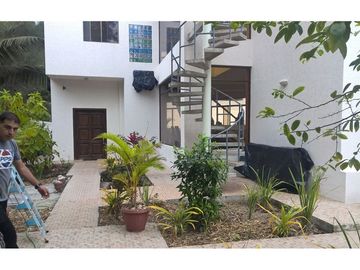 Casa amoblada  y terreno de venta zona Puerto Cayo