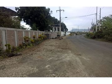 Casa amoblada  y terreno de venta zona Puerto Cayo