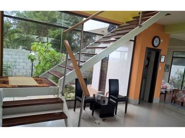 Casa amoblada  y terreno de venta zona Puerto Cayo