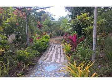 Casa amoblada  y terreno de venta zona Puerto Cayo