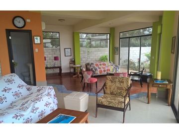 Casa amoblada  y terreno de venta zona Puerto Cayo