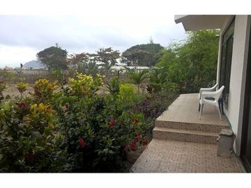 Casa amoblada  y terreno de venta zona Puerto Cayo