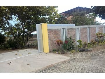Casa amoblada  y terreno de venta zona Puerto Cayo