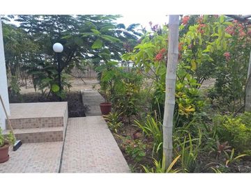 Casa amoblada  y terreno de venta zona Puerto Cayo