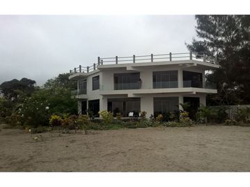 Casa amoblada  y terreno de venta zona Puerto Cayo