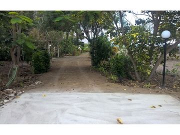 Casa amoblada  y terreno de venta zona Puerto Cayo