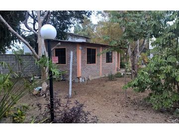 Casa amoblada  y terreno de venta zona Puerto Cayo