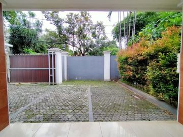 For Rent Single House at Kemang & Condition Semi Furnished HSE-A0426
