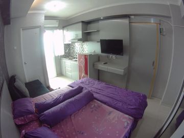 Apartemen green pramuka mingguan type studio fully furnished