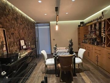Amplia Residencia en venta en el Club de Golf los Encinos